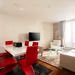 Luxury Apartment-free Parking