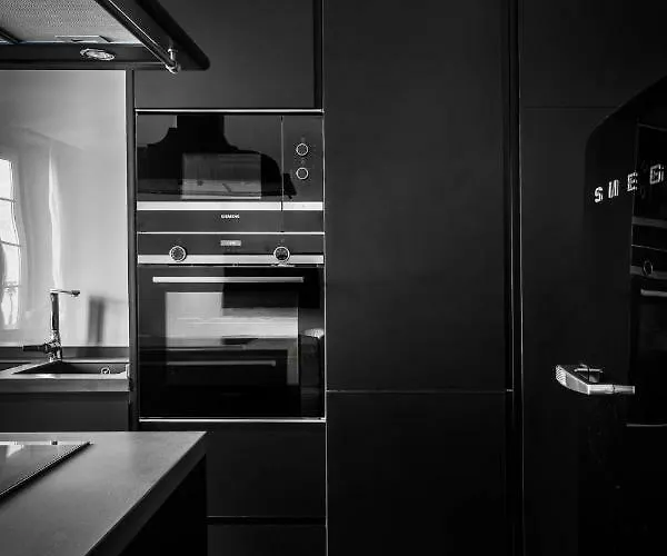 Luxury Apartment-free Parking